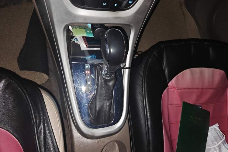 Used Buick GT 2013 GT 1.6L Automatic Fashion Edition Gear Lever