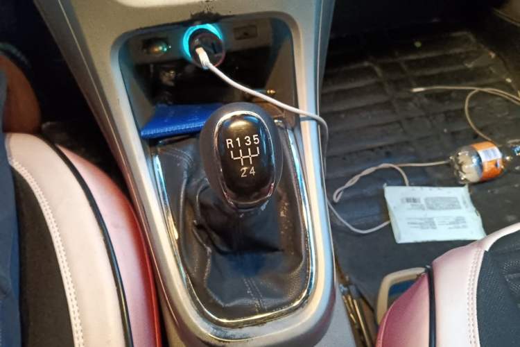 Used Buick GT 2013 GT 1.6L Manual Entry-Level Model Gear Lever