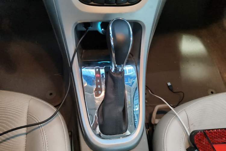 Used Buick GT 2013 GT 1.6L Automatic Fashion Edition Gear Lever