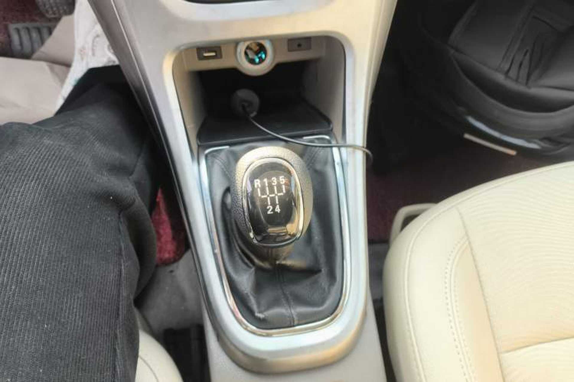 Used Buick GT 2013 GT 1.6L Manual Entry-Level Model Gear Lever