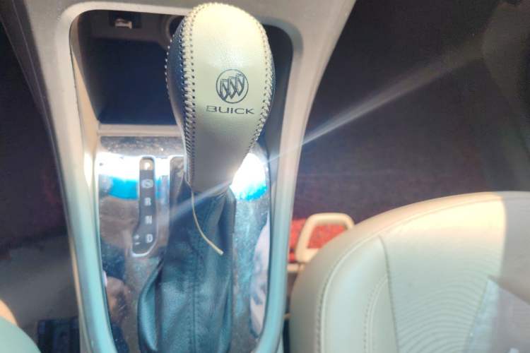 Used Buick GT 2013 GT 1.6L Automatic Fashion Edition Gear Lever