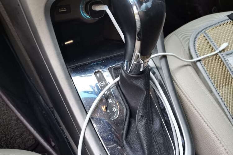 Used Buick GT 2013 GT 1.6L Automatic Fashion Edition Gear Lever