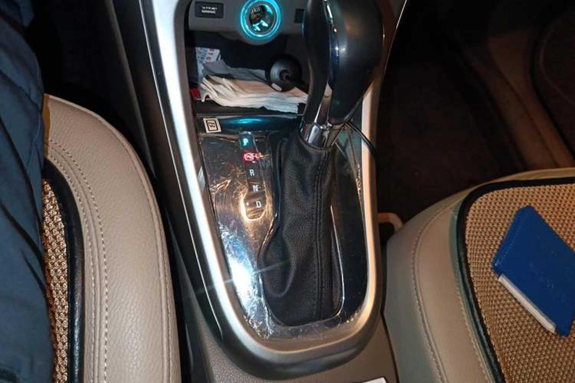 Used Buick GT 2013 GT 1.6L Automatic Fashion Edition Gear Lever