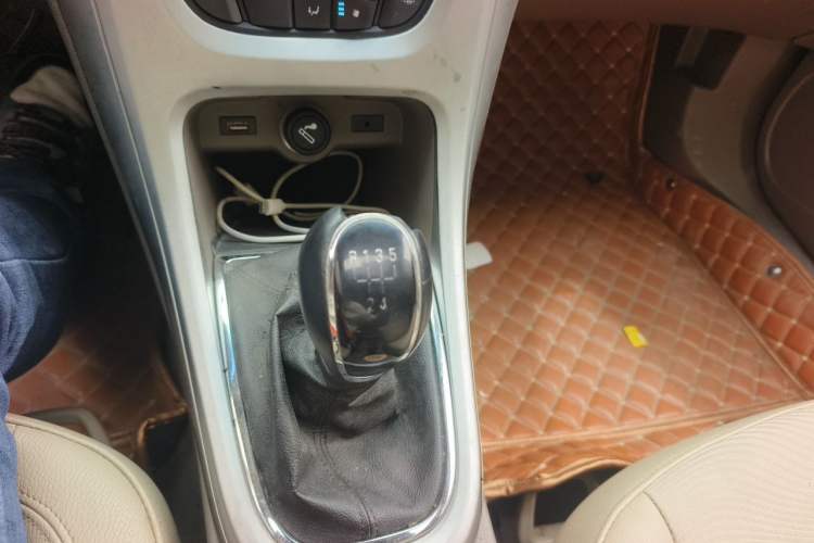 Used Buick GT 2013 GT 1.6L Manual Entry-Level Model Gear Lever