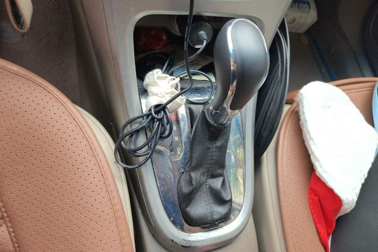 Used Buick GT 2013 GT 1.6L Automatic Comfort Edition Gear Lever