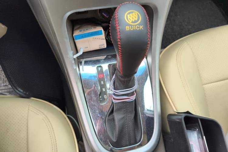 Used Buick GT 2013 GT 1.6L Automatic Fashion Edition Gear Lever