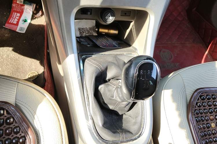 Used Buick GT 2013 GT 1.6L Manual Entry-Level Model Gear Lever