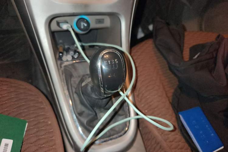 Used Buick GT 2013 GT 1.6L Manual Entry-Level Model Gear Lever