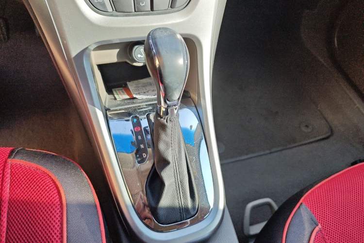 Used Buick GT 2013 GT 1.6L Automatic Comfort Edition Gear Lever