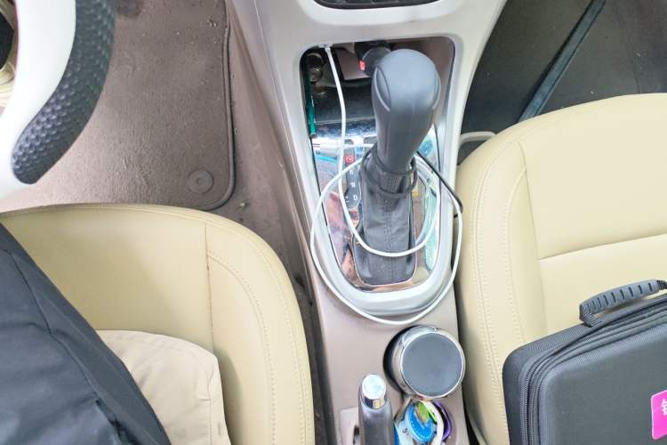 Used Buick GT 2013 GT 1.6L Automatic Fashion Edition Gear Lever