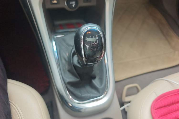 Used Buick GT 2013 GT 1.6L Manual Entry-Level Model Gear Lever