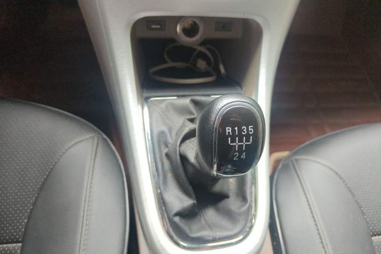 Used Buick GT 2013 GT 1.6L Manual Entry-Level Model Gear Lever