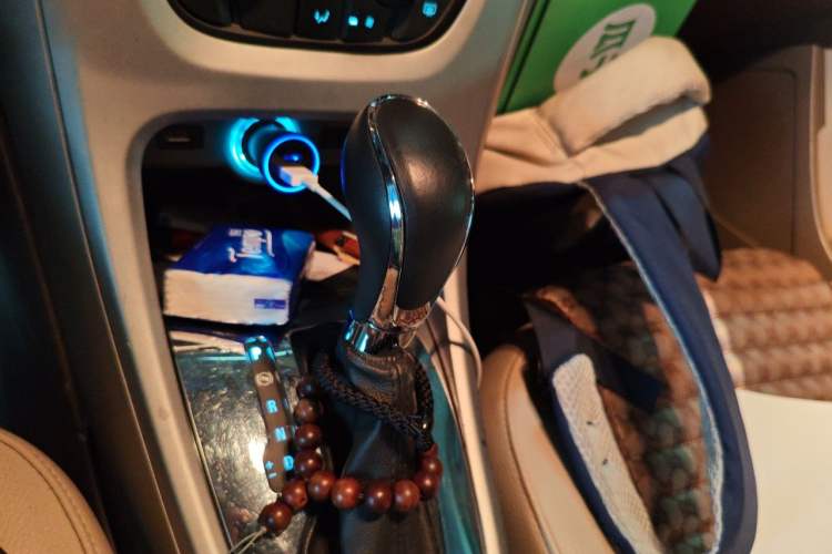 Used Buick GT 2013 GT 1.6L Automatic Fashion Edition Gear Lever
