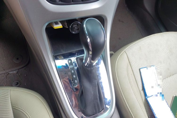 Used Buick GT 2013 GT 1.6L Automatic Fashion Edition Gear Lever