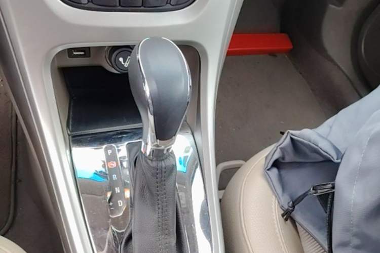 Used Buick GT 2013 GT 1.6L Automatic Fashion Edition Gear Lever