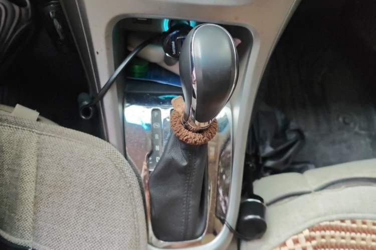 Used Buick GT 2013 GT 1.6L Automatic Fashion Edition Gear Lever