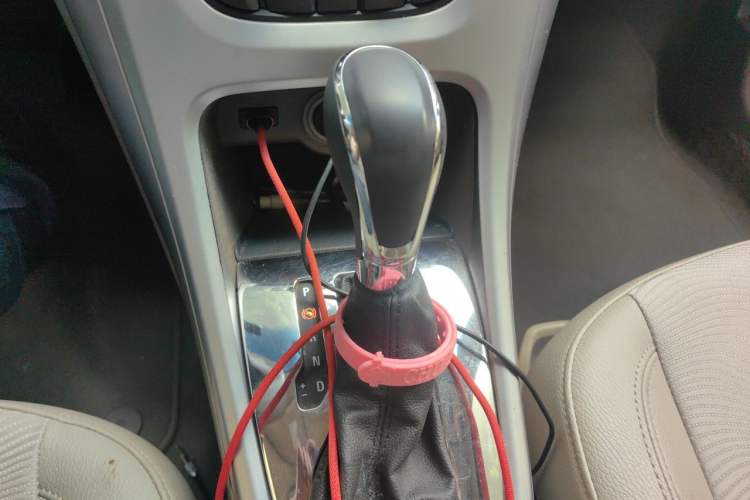 Used Buick GT 2013 GT 1.6L Automatic Fashion Edition Gear Lever