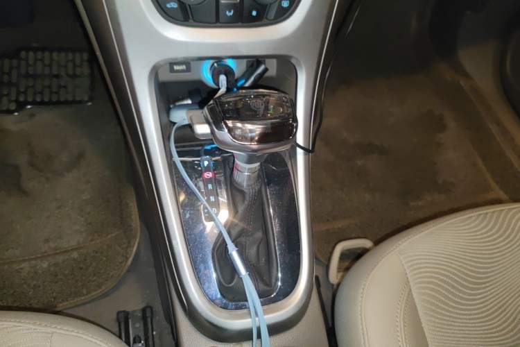 Used Buick GT 2013 GT 1.6L Automatic Fashion Edition Gear Lever
