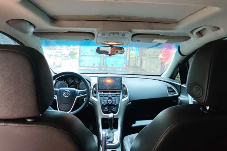 Used Buick GT 2013 XT 1.6L Automatic Comfort Edition Headliner
