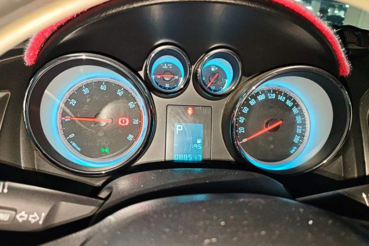 Used Buick GT 2013 XT 1.6L Automatic Fashion Edition Instrument Cluster