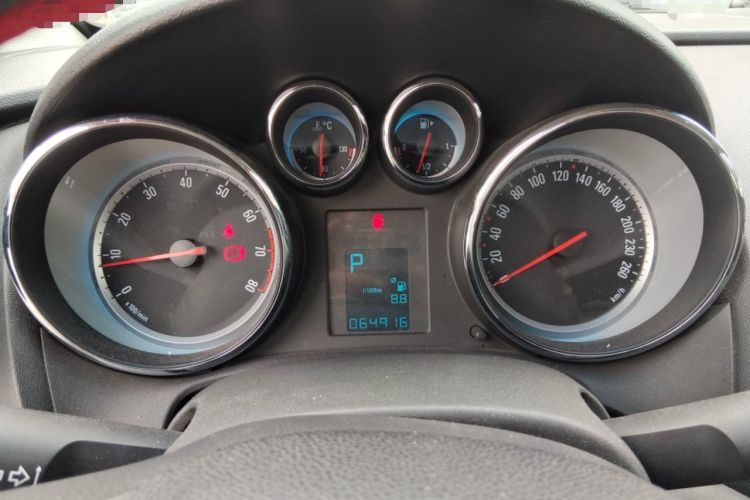 Used Buick GT 2013 XT 1.6L Automatic Fashion Edition Instrument Cluster