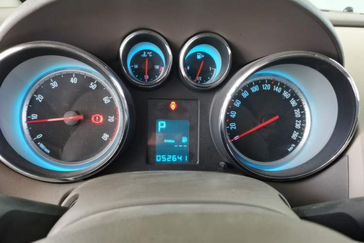 Used Buick GT 2013 GT 1.6L Automatic Fashion Edition Instrument Cluster