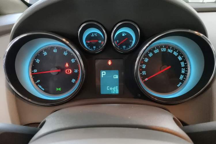 Used Buick GT 2013 GT 1.6L Automatic Fashion Edition Instrument Cluster