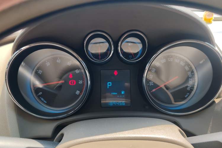 Used Buick GT 2013 GT 1.6L Automatic Fashion Edition Instrument Cluster