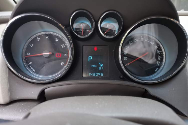 Used Buick GT 2013 GT 1.6L Automatic Fashion Edition Instrument Cluster