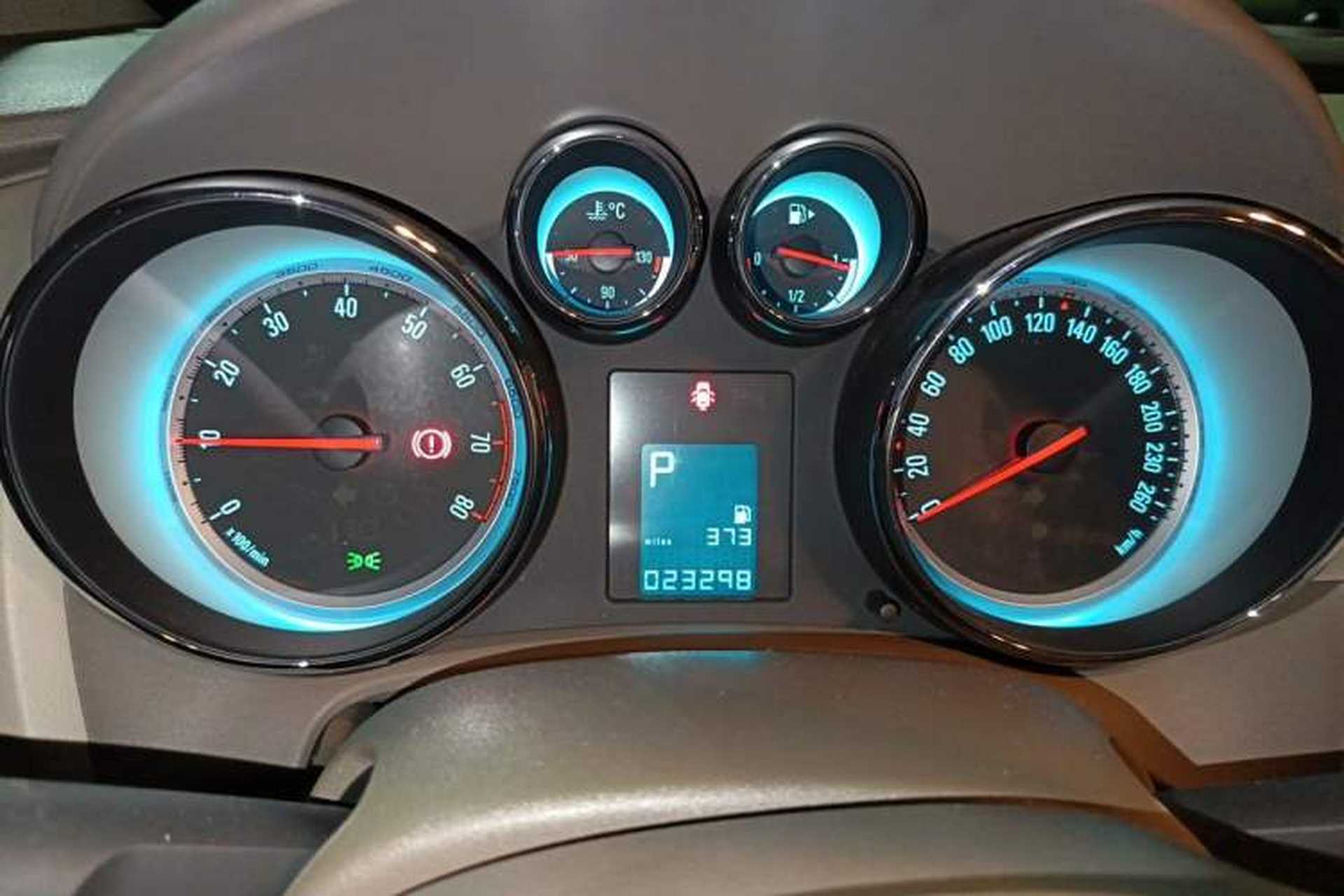 Used Buick GT 2013 GT 1.6L Automatic Fashion Edition Instrument Cluster