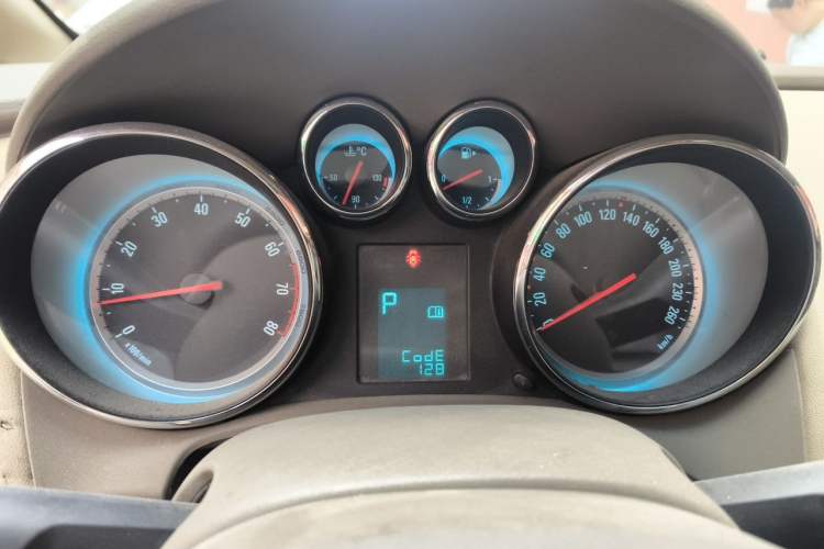 Used Buick GT 2013 GT 1.6L Automatic Fashion Edition Instrument Cluster
