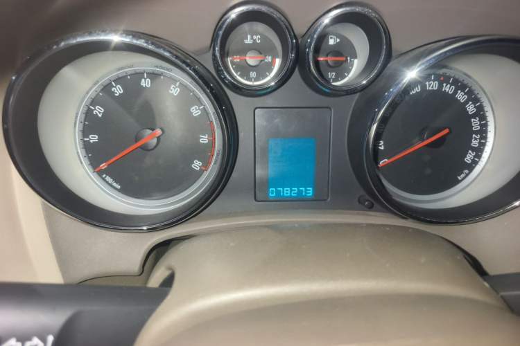 Used Buick GT 2013 GT 1.6L Automatic Fashion Edition Instrument Cluster