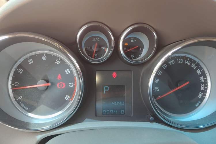 Used Buick GT 2013 GT 1.6L Automatic Fashion Edition Instrument Cluster
