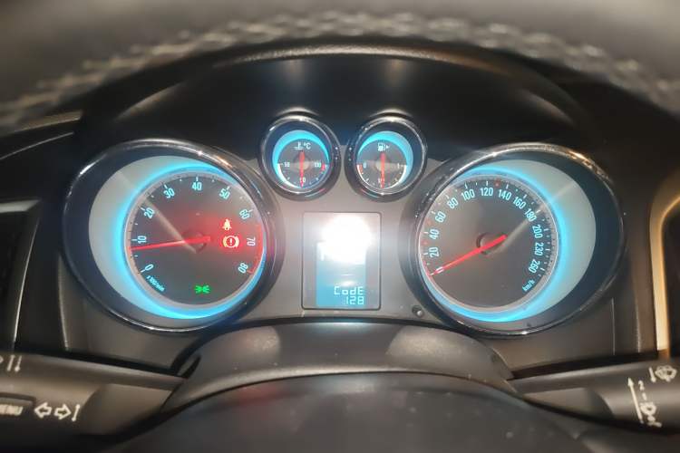 Used Buick GT 2013 XT 1.6L Automatic Fashion Edition Instrument Cluster