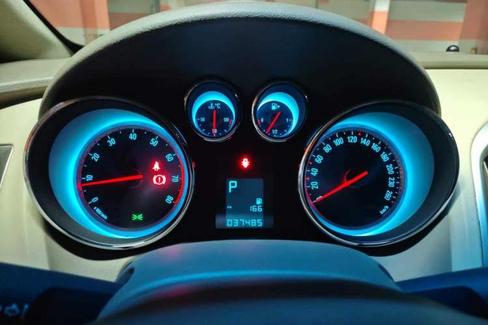 Used Buick GT 2013 GT 1.6L Automatic Fashion Edition Instrument Cluster
