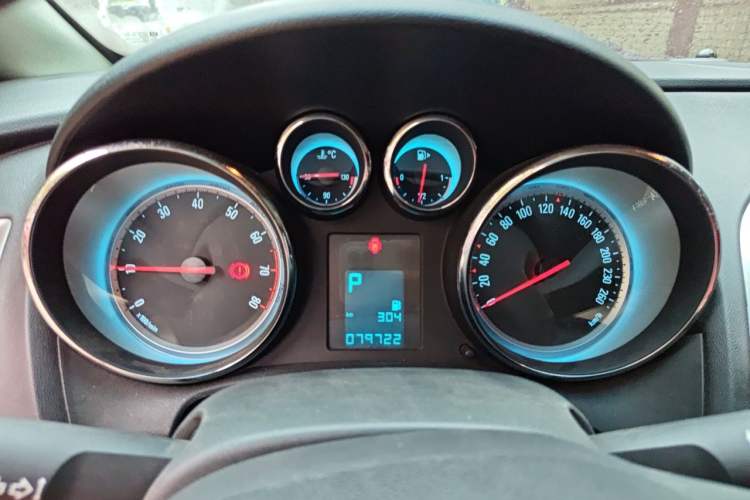 Used Buick GT 2013 XT 1.6L Automatic Comfort Edition Instrument Cluster