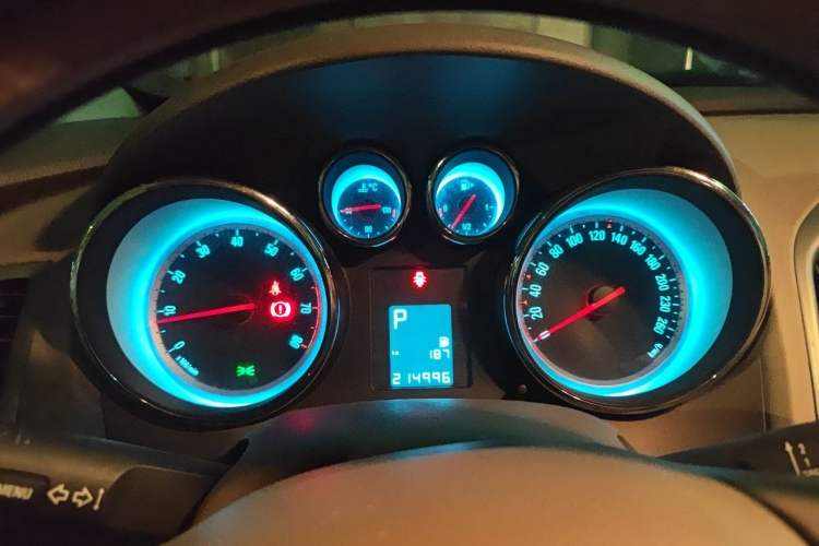 Used Buick GT 2013 GT 1.6L Automatic Fashion Edition Instrument Cluster