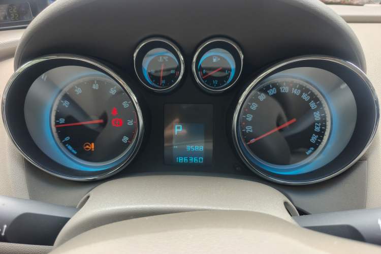 Used Buick GT 2013 GT 1.6L Automatic Fashion Edition Instrument Cluster