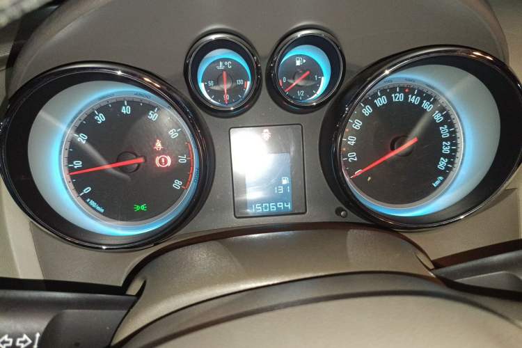 Used Buick GT 2013 GT 1.6L Automatic Fashion Edition Instrument Cluster