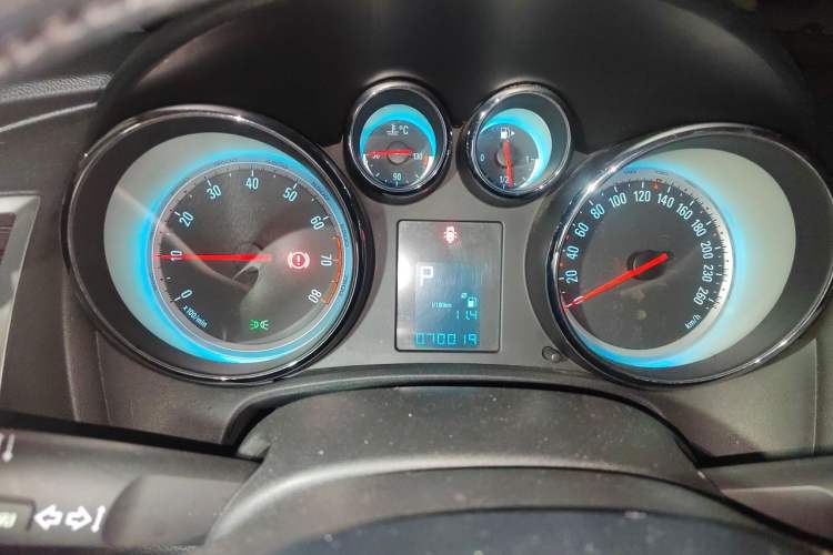 Used Buick GT 2013 XT 1.6L Automatic Fashion Edition Instrument Cluster