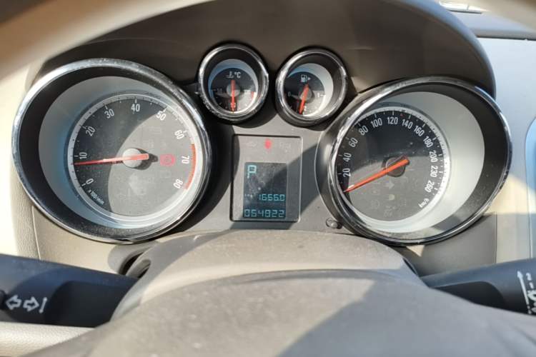 Used Buick GT 2013 GT 1.6L Automatic Fashion Edition Instrument Cluster