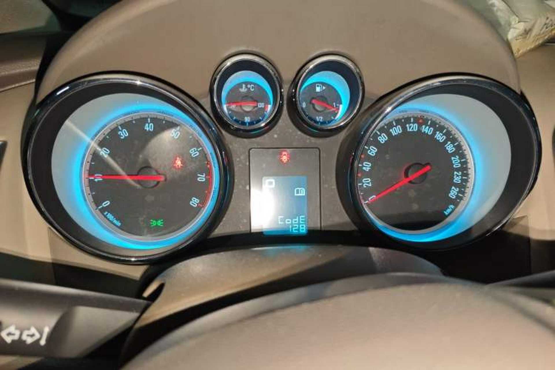 Used Buick GT 2013 GT 1.6L Automatic Fashion Edition Instrument Cluster