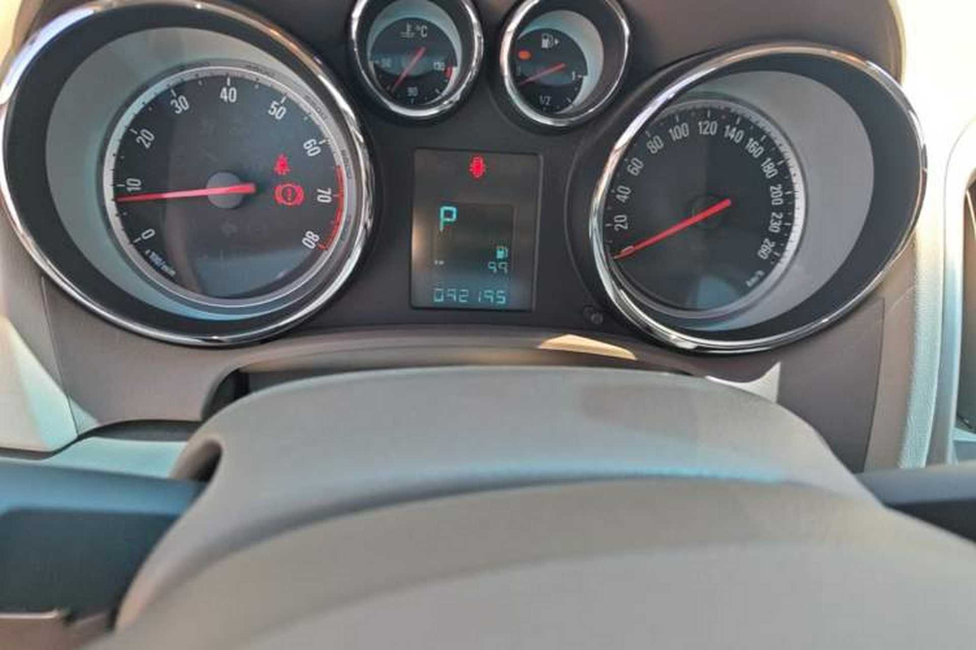 Used Buick GT 2013 GT 1.6L Automatic Fashion Edition Instrument Cluster