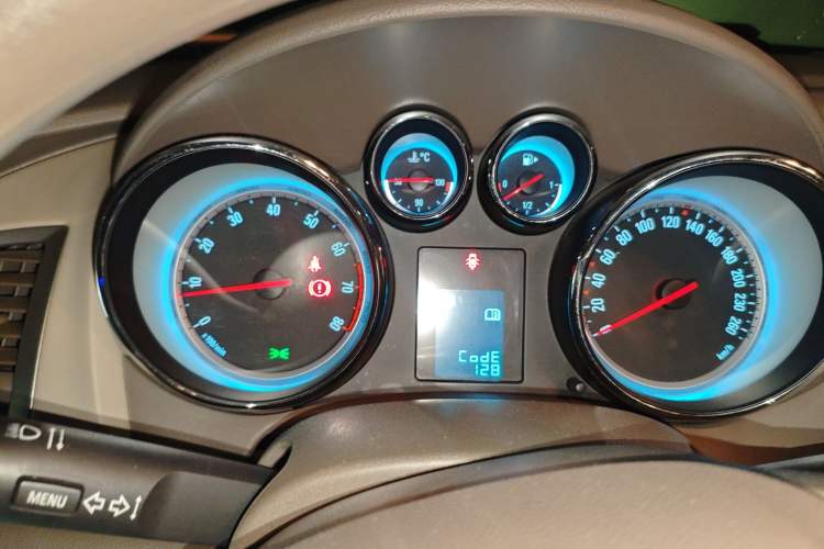 Used Buick GT 2013 GT 1.6L Automatic Fashion Edition Instrument Cluster
