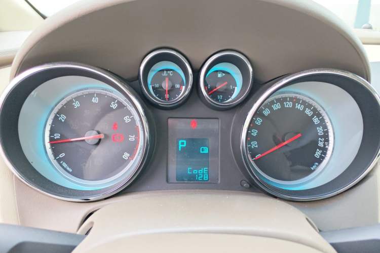 Used Buick GT 2013 GT 1.6L Automatic Fashion Edition Instrument Cluster