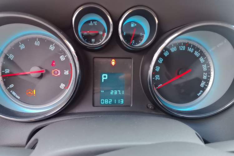 Used Buick GT 2013 XT 1.6L Automatic Fashion Edition Instrument Cluster