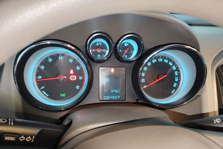 Used Buick GT 2013 GT 1.6L Automatic Fashion Edition Instrument Cluster