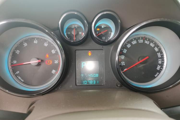 Used Buick GT 2013 GT 1.6L Automatic Fashion Edition Instrument Cluster