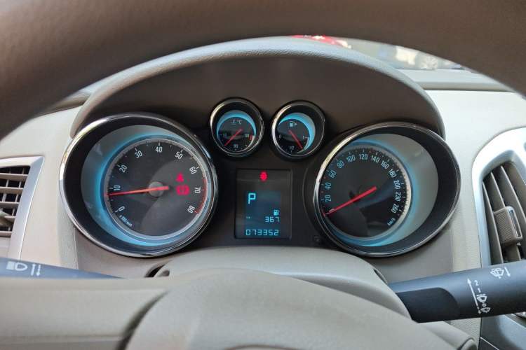 Used Buick GT 2013 GT 1.6L Automatic Fashion Edition Instrument Cluster