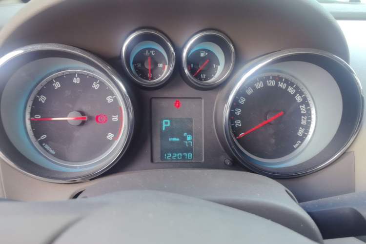 Used Buick GT 2013 GT 1.6L Automatic Fashion Edition Instrument Cluster